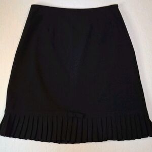 Larry Levine Black Pencil Skirt with Pleats